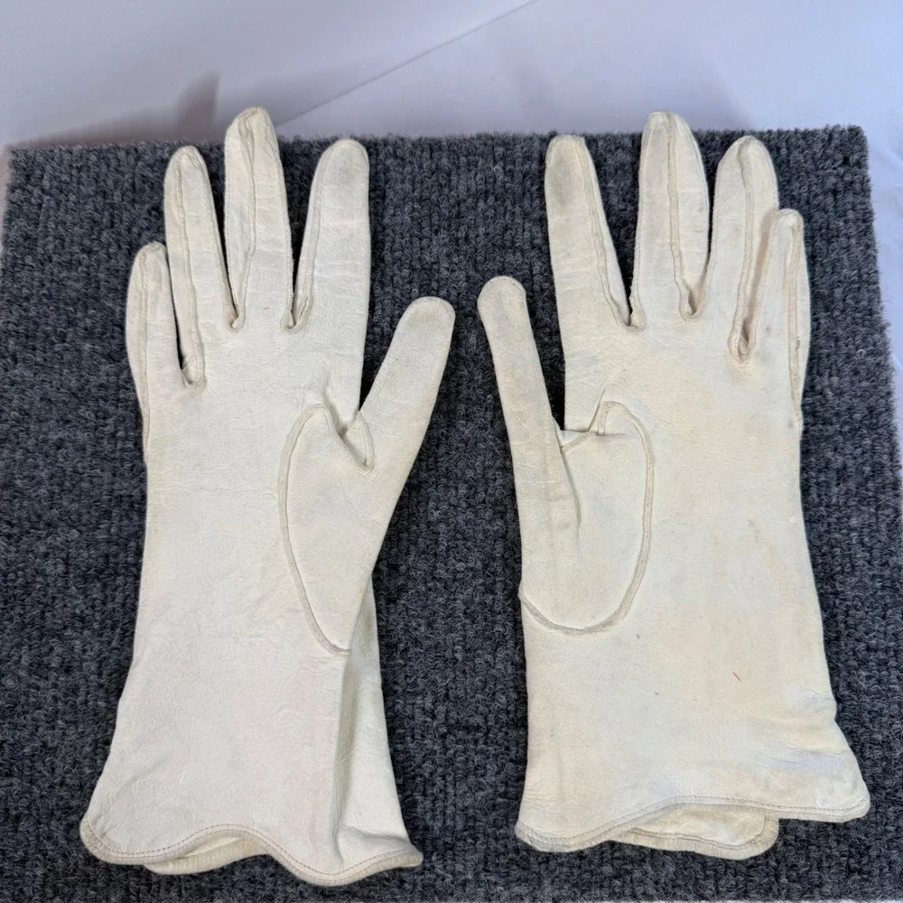 Vintage Calfskin Leather Gloves Cream Ivory Women's Dress Gloves Small 1960s